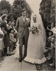 Candida Betjeman em Belleville Couture para seu casamento com Rupert Lycett Green, junho de 1963